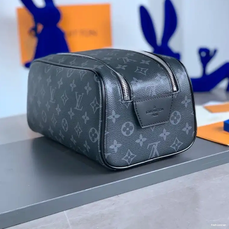 Fashionrepsfam ru 2301YZ0017 LV Bag 0820